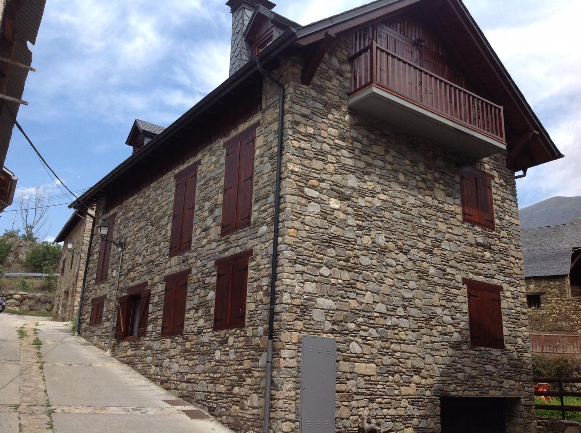 Luxury House Valencia D'Aneu