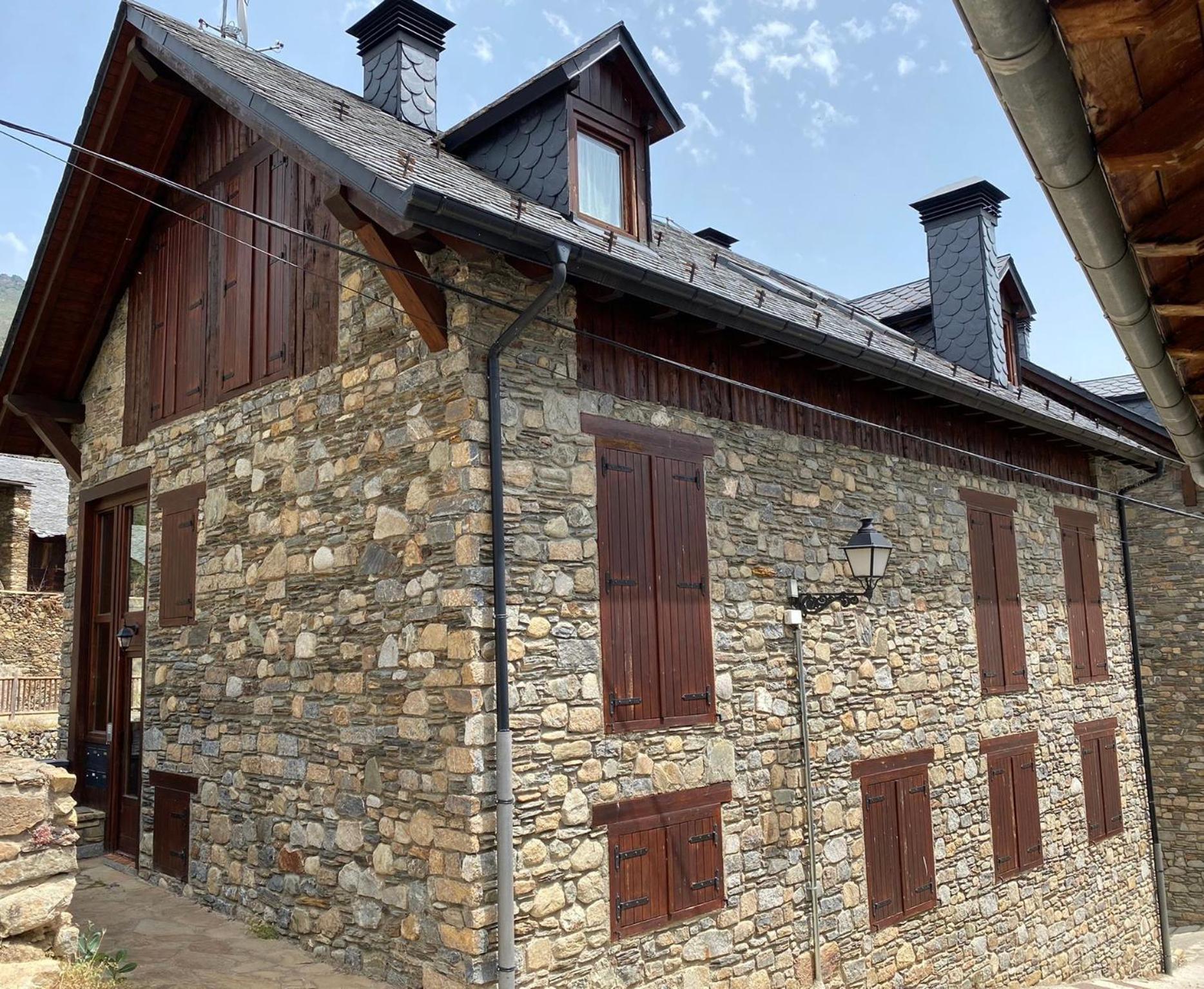 Luxury House *